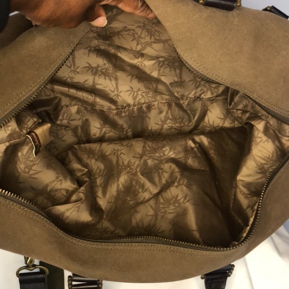 TOMMY BAHAMA khaki canvas/ leather Paradise Island Hopper Weekender travel bag. - Picture 16 of 16